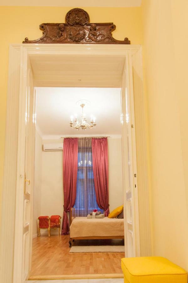 New York Palace View Apartment Будапеща Екстериор снимка